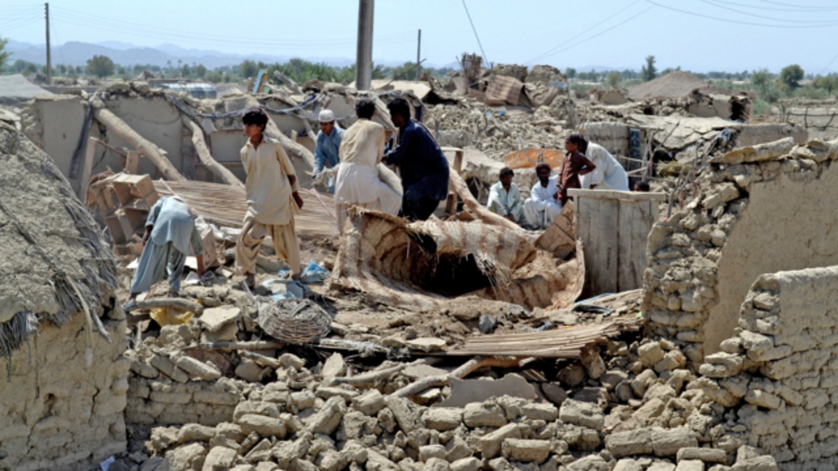 Korban tewas akibat gempa besar di Pakistan meningkat menjadi 348 orang