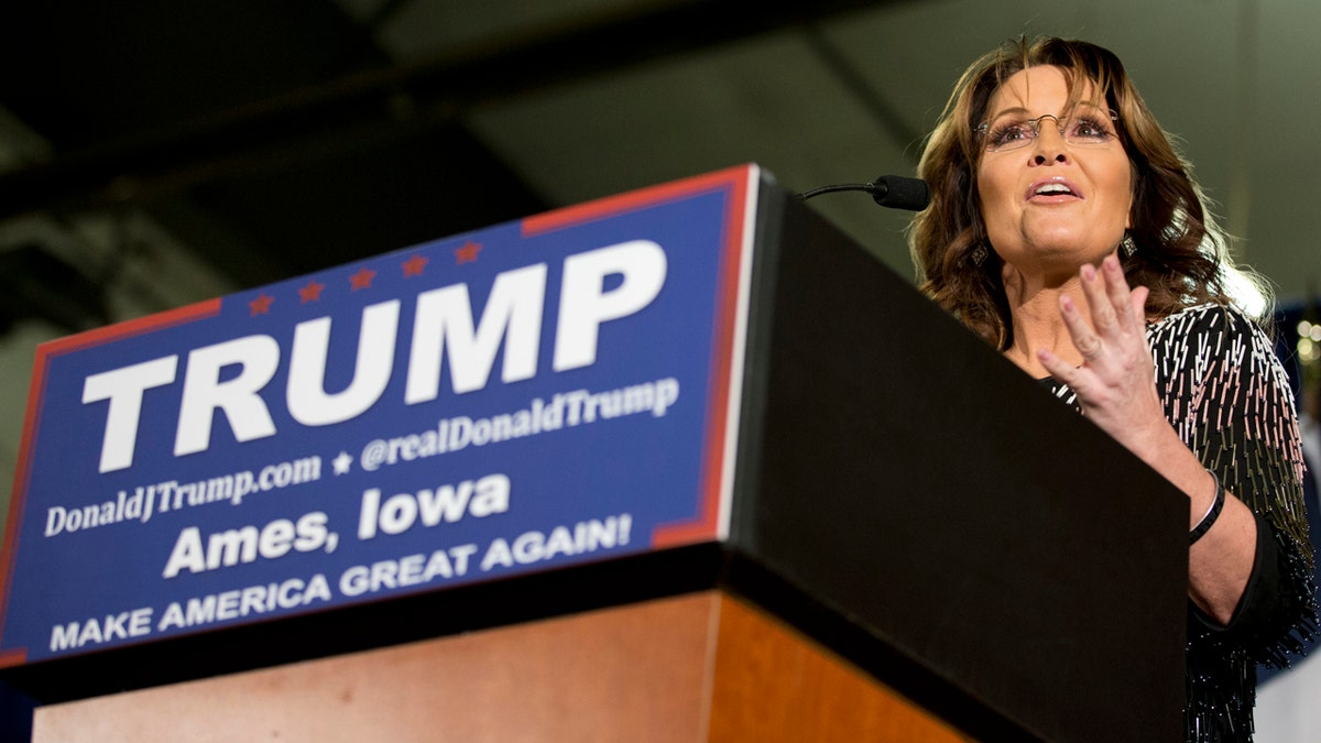 Kejutan Palin dari Trump: Dorongan Iowa dari sesama bintang reality show