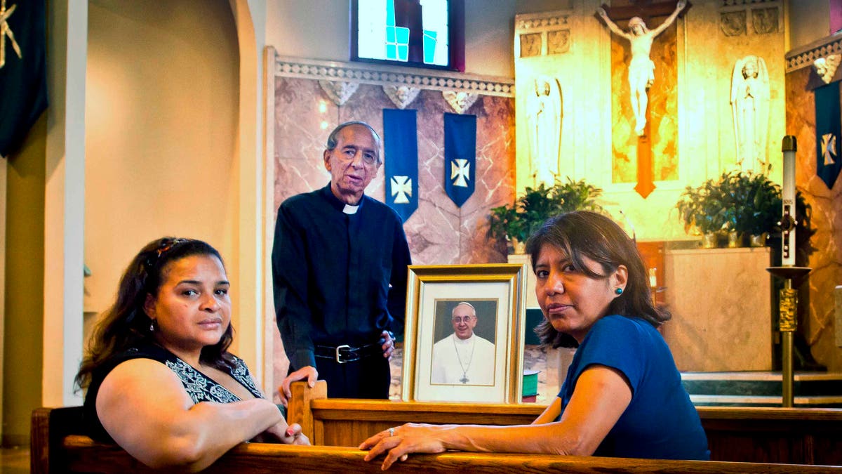 CORRECTION Hispanics Pope