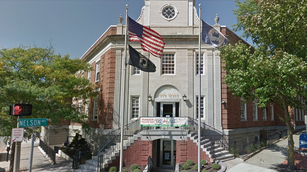 NY city councilwoman under fire for refusing to say Pledge of