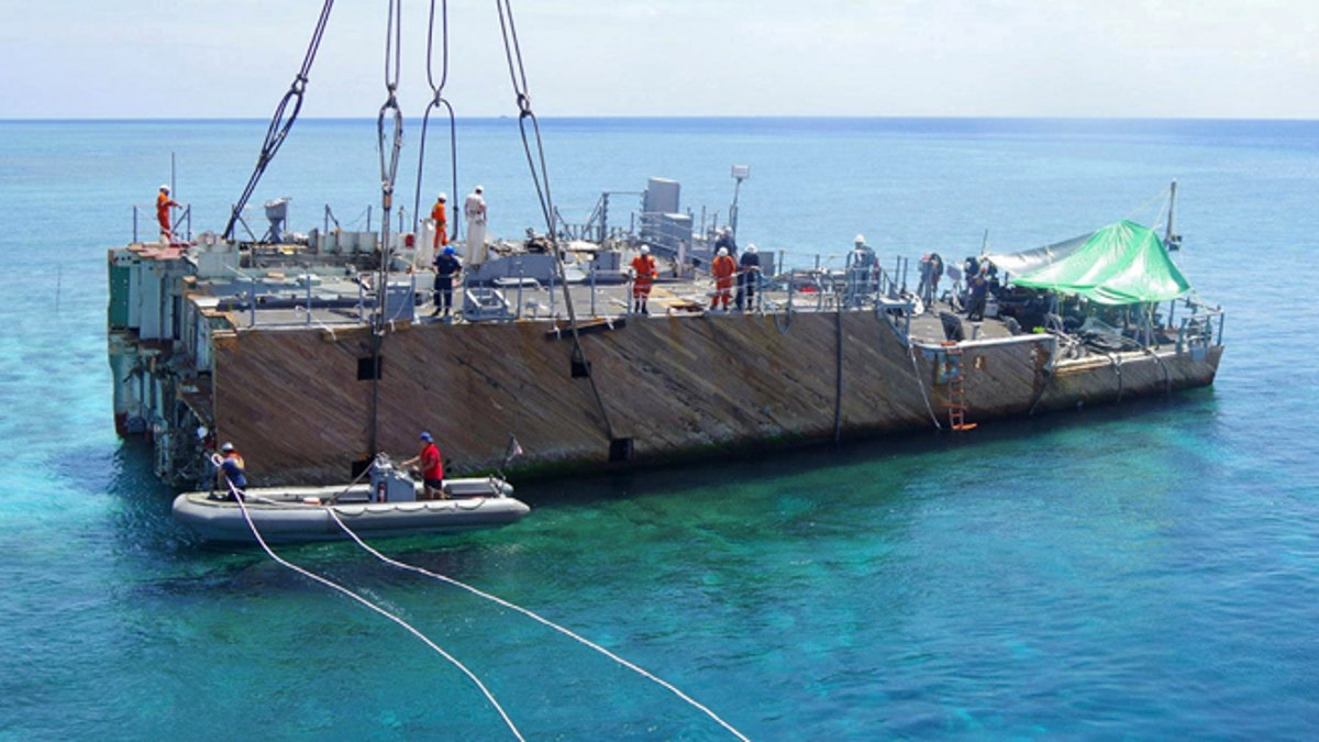 5e4c1717-Philippines US Ship Aground