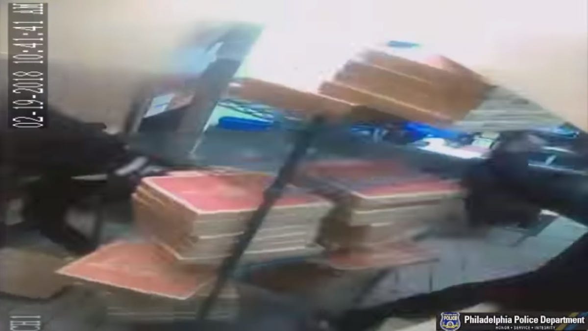 pizza hut robbery 2 philly pd