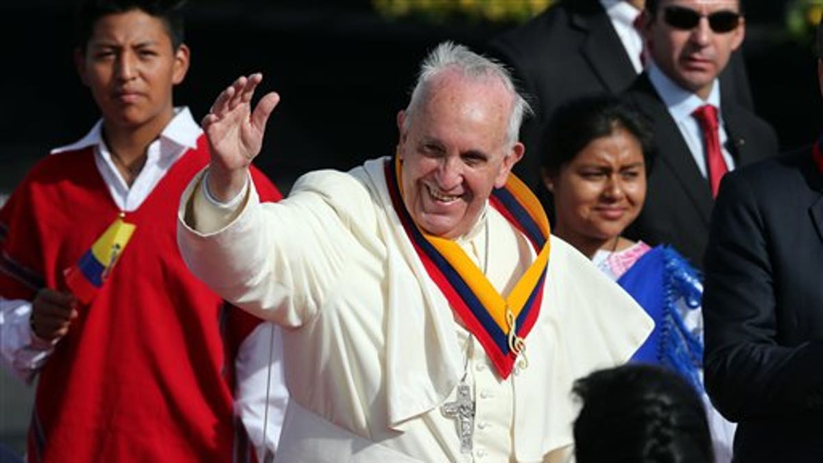 f2ae2703-APTOPIX Ecuador Pope