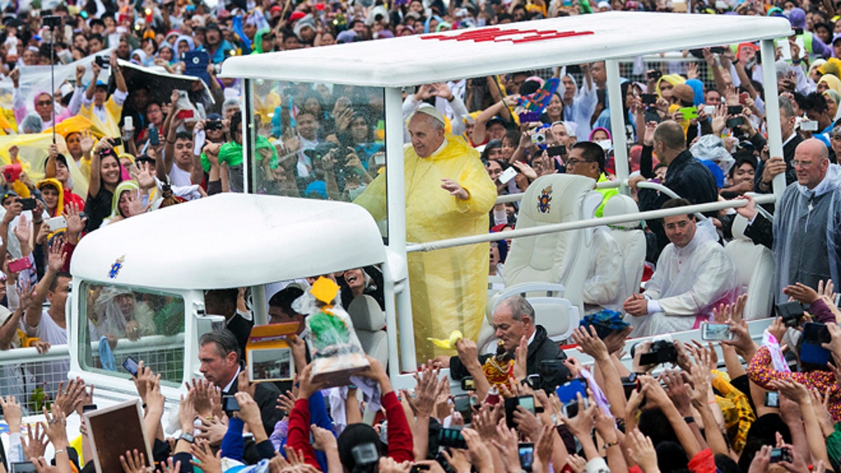 Pope meninggalkan Manila setelah menarik jumlah penonton sebanyak 6 juta orang