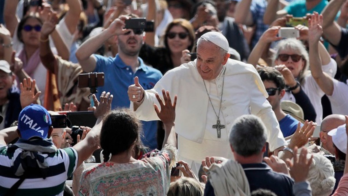 pope goes to portugal