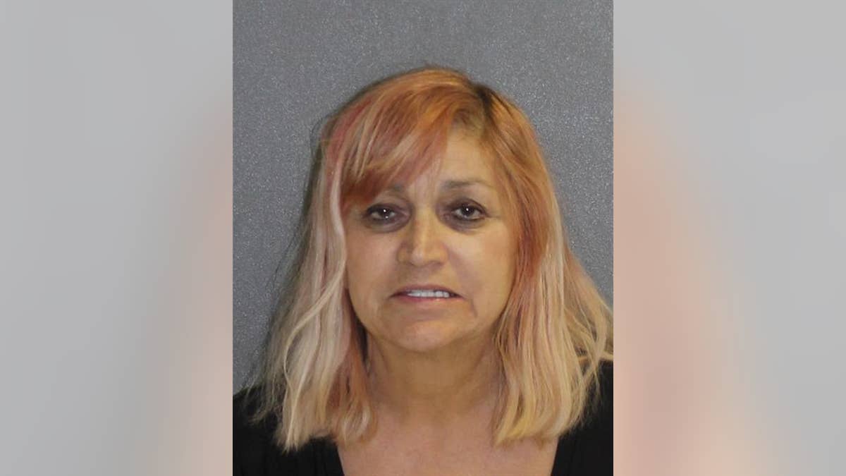 f9c02ef6-Nelci tetley