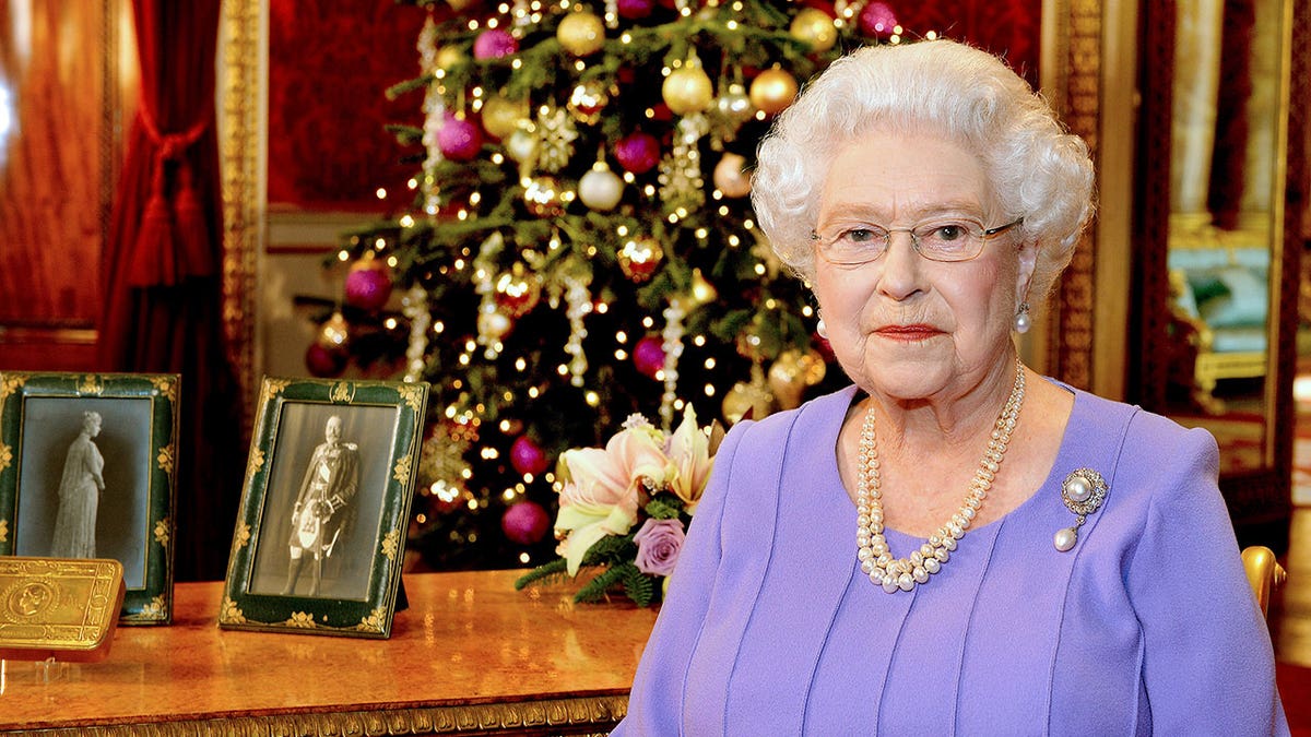 queen elizabeth christmas reuters