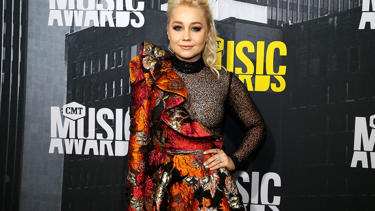 2017 CMT Music Awards â Arrivals - Nashville, Tennessee, U.S., 07/06/2017 - Raelynn. REUTERS/Jamie Gilliam - HP1ED671SGY7E