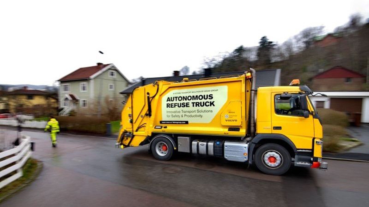 volvo garbage truck