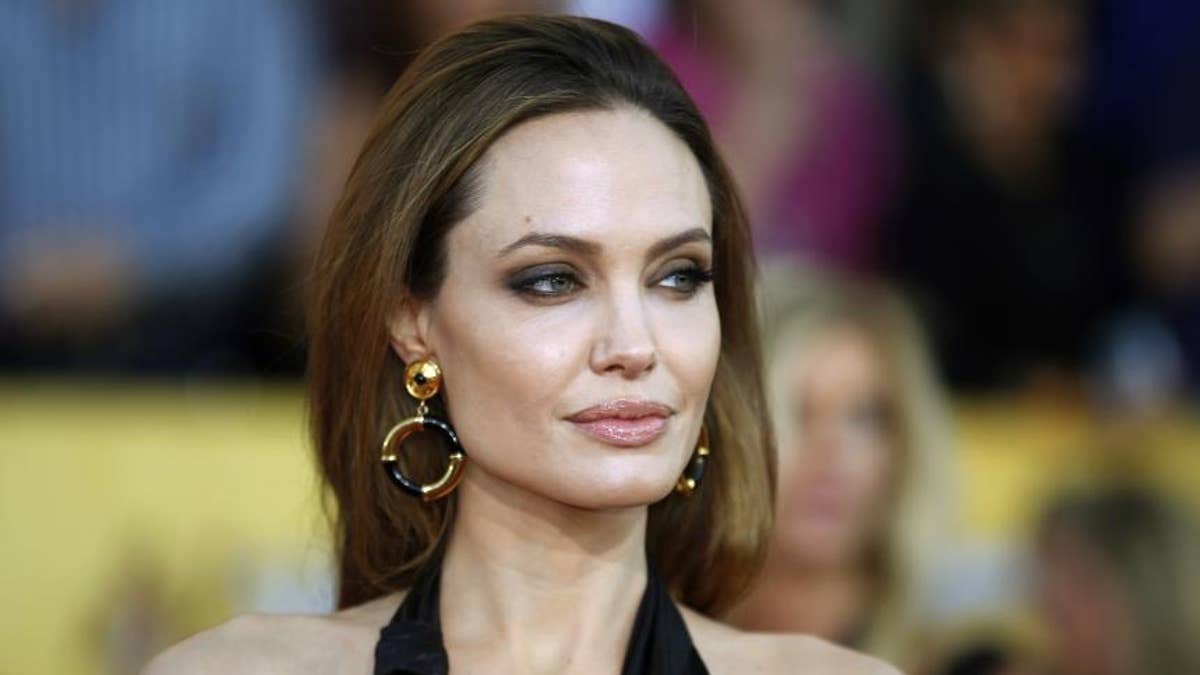 968cdf34-Angelina Jolie