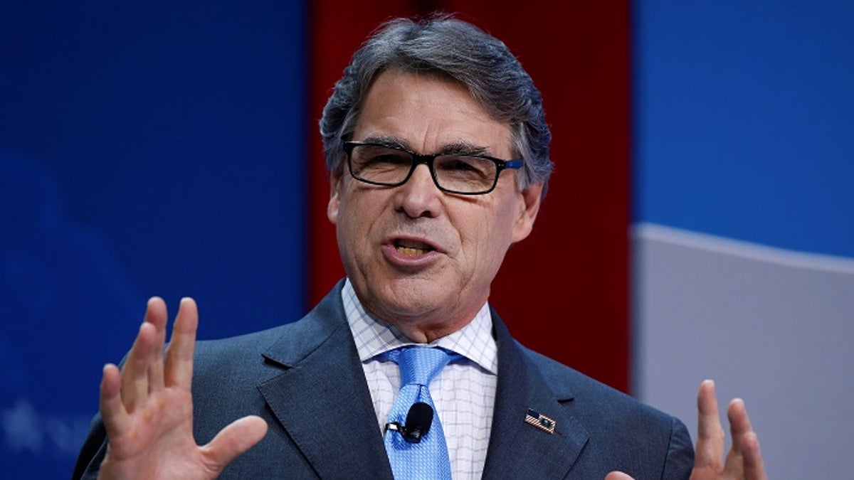 Secretary of Energy Rick Perry speaks at 2017 SelectUSA Investment Summit in Oxon Hill, Maryland, U.S., June 19, 2017.   REUTERS/Joshua Roberts - RTS17PH6