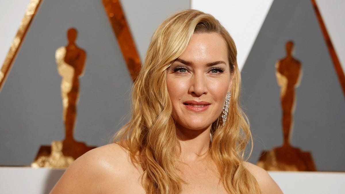 Kate Winslet, nominated for Best Supporting Actress for her role in "Steve Jobs," arrives at the 88th Academy Awards in Hollywood, California February 28, 2016. REUTERS/Adrees Latif - TB3EC2T06V8K0
