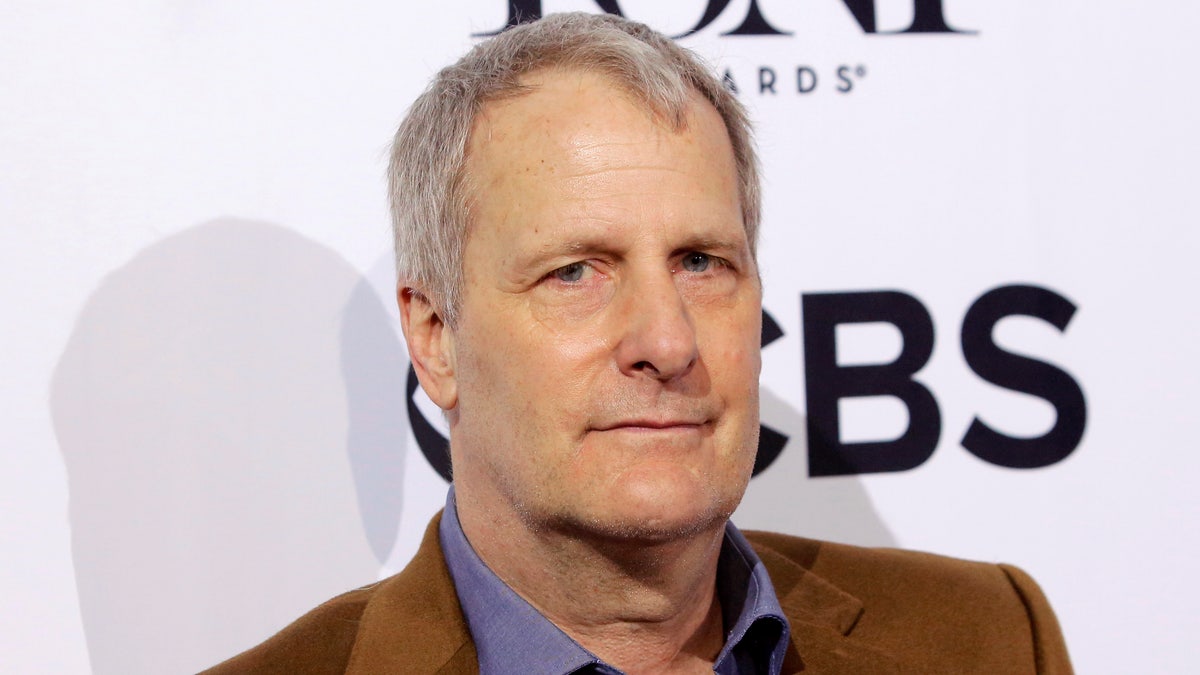 Actor Jeff Daniels arrives for the 2016 Tony Awards Meet The Nominees Press Reception in Manhattan, New York, U.S., May 4, 2016.  REUTERS/Andrew Kelly  - RTX2CUK3