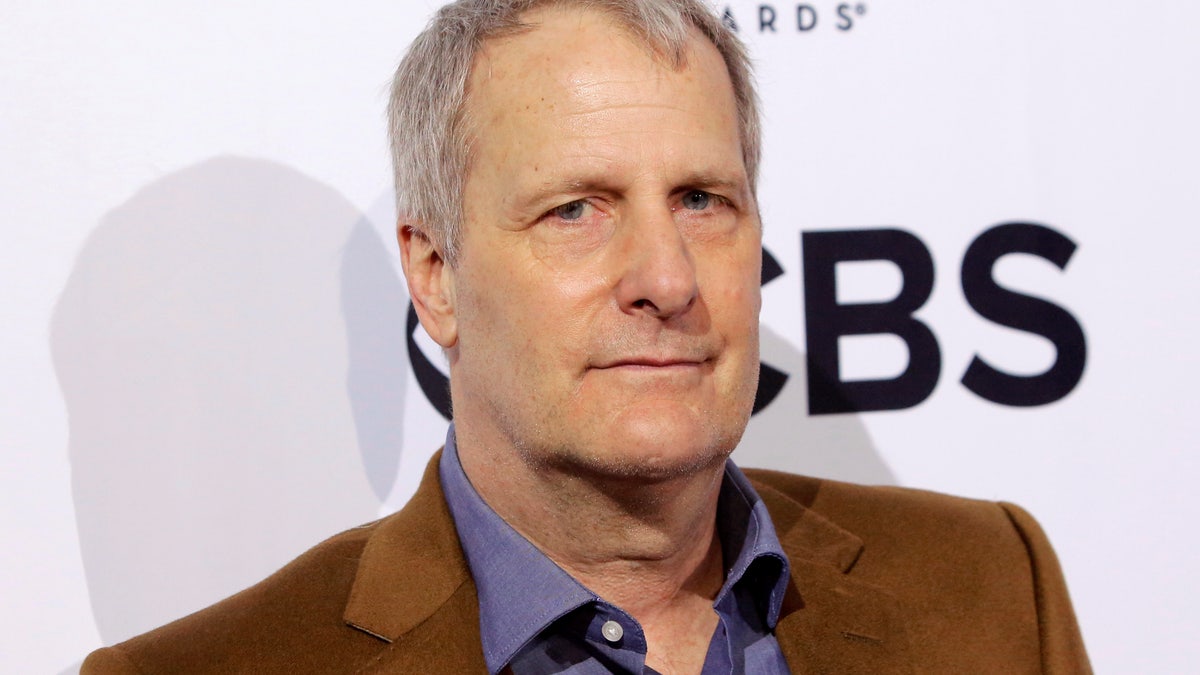 Actor Jeff Daniels arrives for the 2016 Tony Awards Meet The Nominees Press Reception in Manhattan, New York, U.S., May 4, 2016. REUTERS/Andrew Kelly - RTX2CUK3