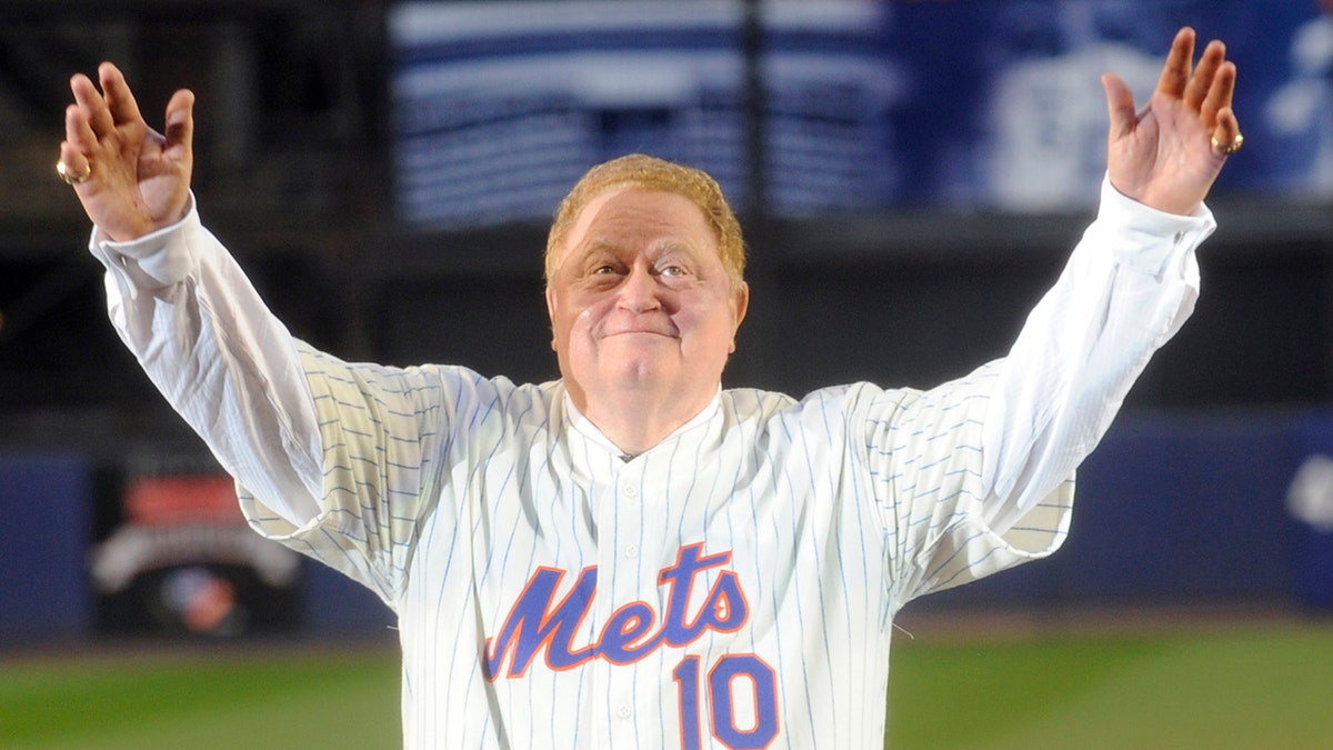 Former New York Mets and Montreal Expos star Rusty Staub waves as he touches home plate for the last time during ceremonies after the final regular season MLB National Leugue baseball game at Shea Stadium in New York, September 28, 2008. The stadium will be razed for parking as the Mets move into their new home at CitiField next door. REUTERS/Ray Stubblebine (UNITED STATES) - GM1E49T0MP701