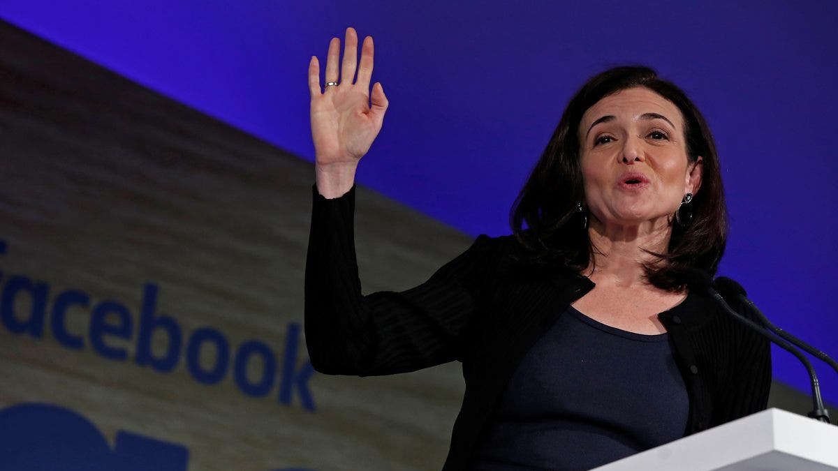 Sheryl Sandberg, Facebook's chief operating officer, addresses the Facebook Gather conference in Brussels, Belgium January 23, 2018. REUTERS/Yves Herman - RC1FCA114000