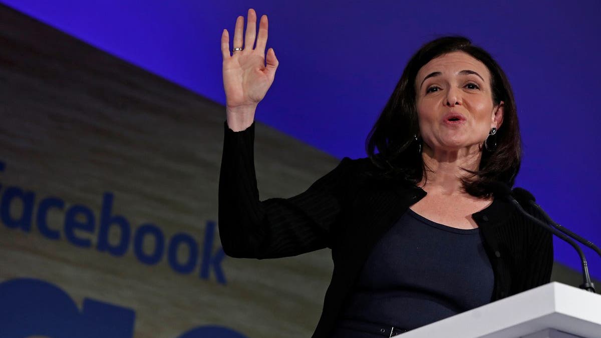 Sheryl Sandberg, Facebook's chief operating officer, addresses the Facebook Gather conference in Brussels, Belgium January 23, 2018. REUTERS/Yves Herman - RC1FCA114000