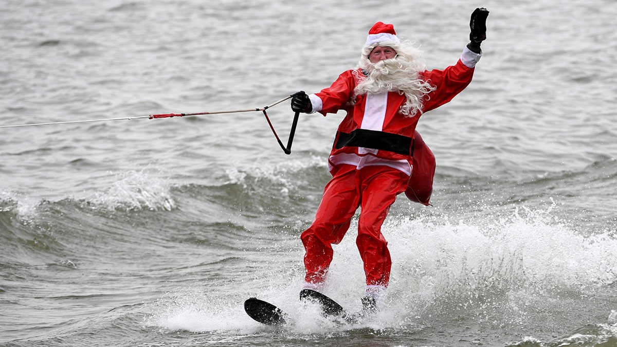 santa ski