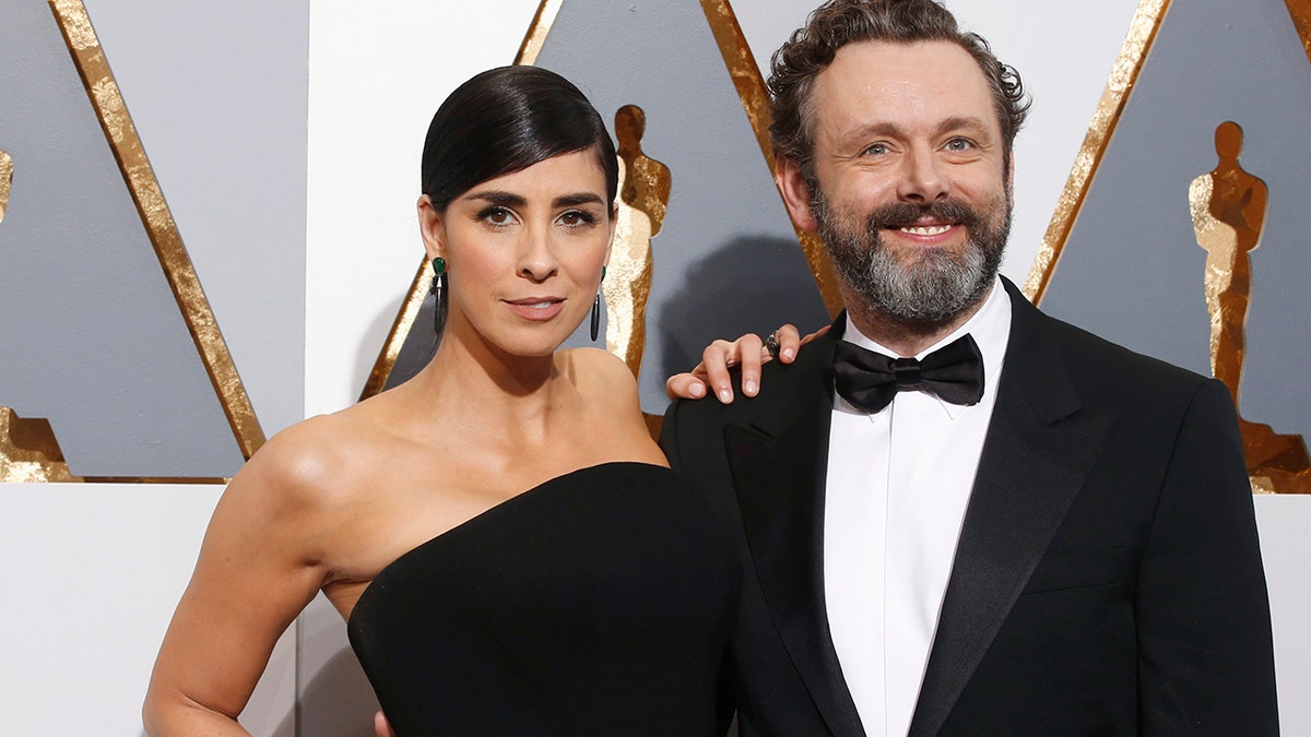 Sarah Silverman arrives with partner Michael Sheen at the 88th Academy Awards in Hollywood, California February 28, 2016.