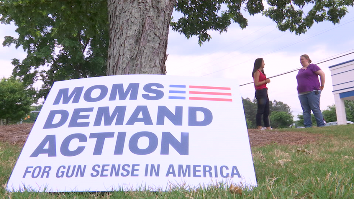 MOMS DEMAND ACTION