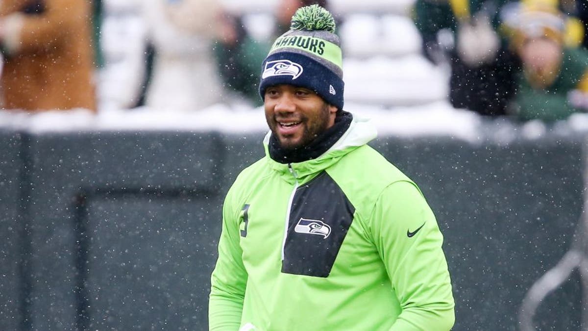 Seahawks on best sale field beanie 2018