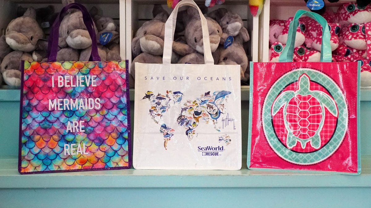 SeaWorld-Reusable-Shopping-Bags