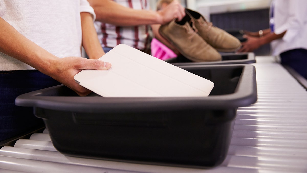 c1635adc-security tray istock