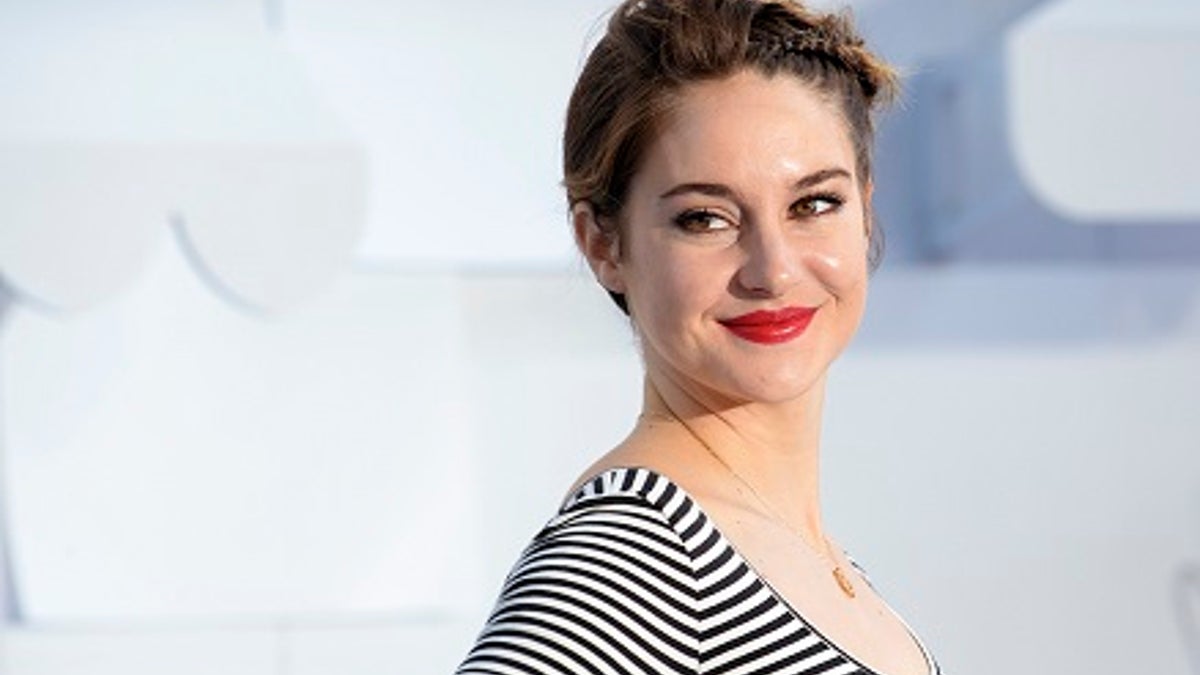 Actress Shailene Woodley arrives at the 2015 MTV Movie Awards in Los Angeles, California April 12, 2015. REUTERS/Phil McCarten - RTR4X1U6