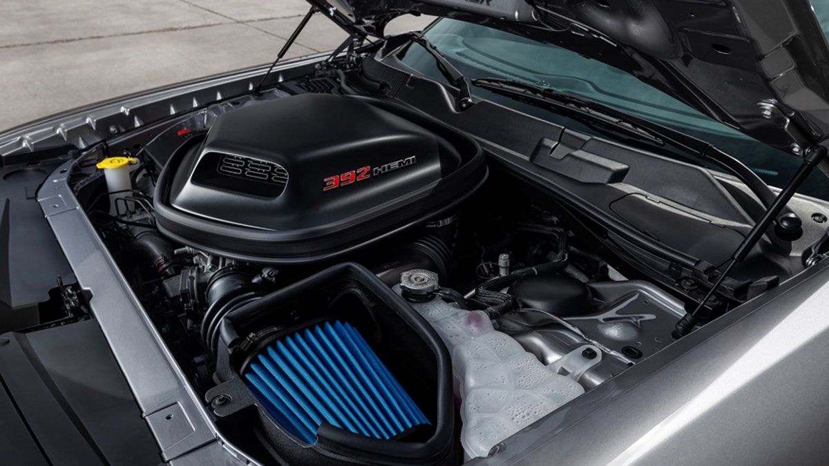 2015 Dodge Challenger 392 HEMI® Scat Pack Shaker