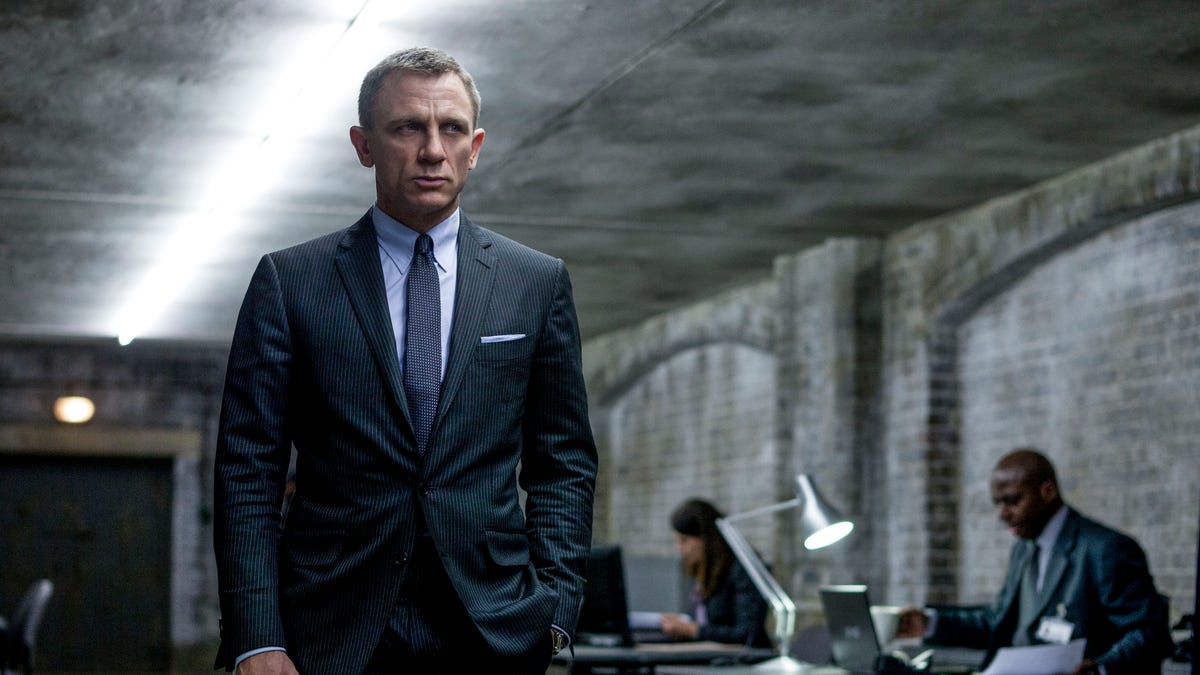 SKYFALL-DANIEL CRAIG