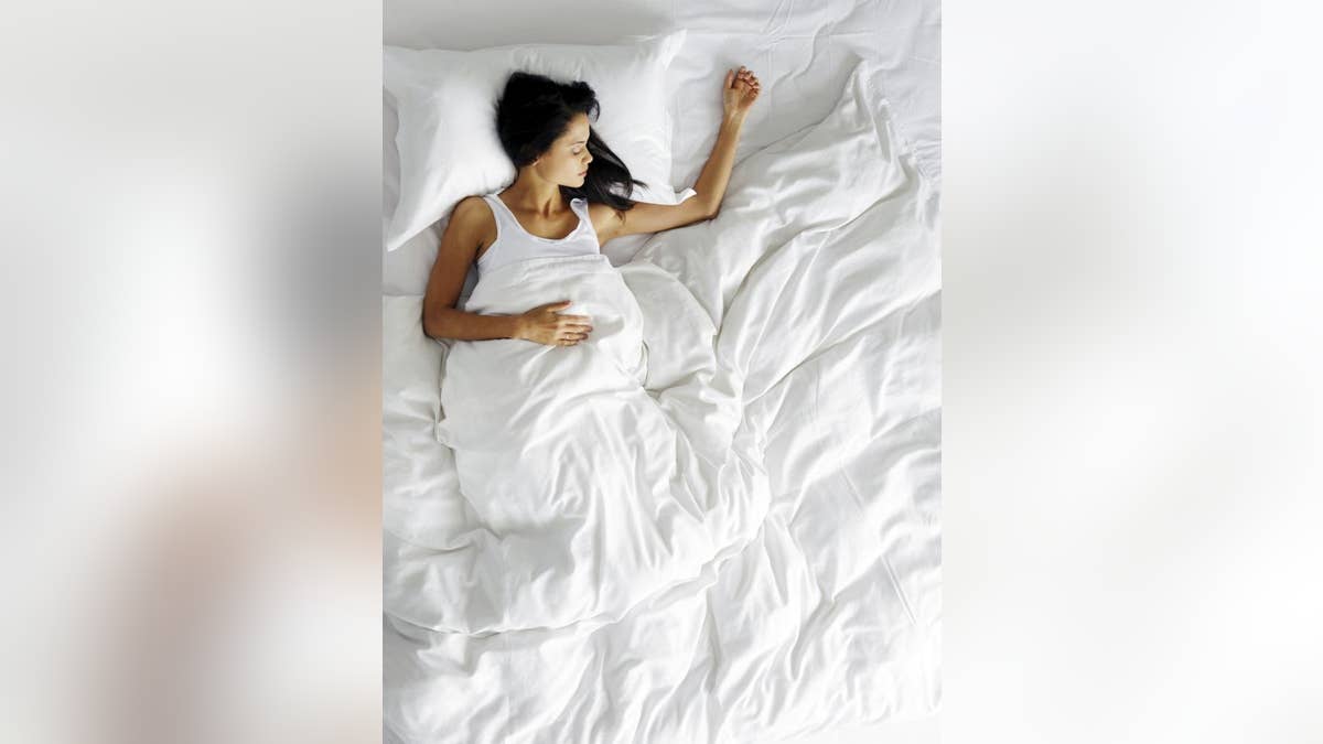 Produk perawatan kulit yang berfungsi saat Anda tidur