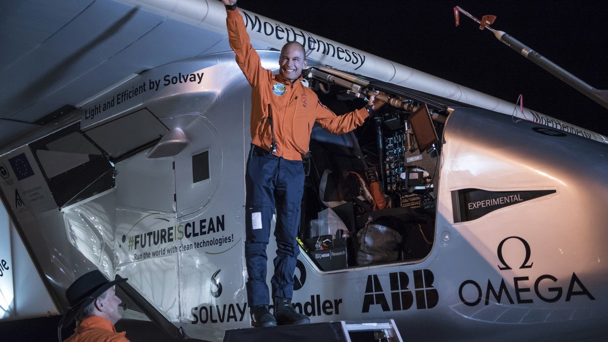 Solar plane on global trip completes Arizona to Oklahoma leg Fox