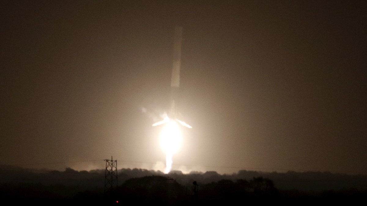 SpaceXRocketLandingFalcon9