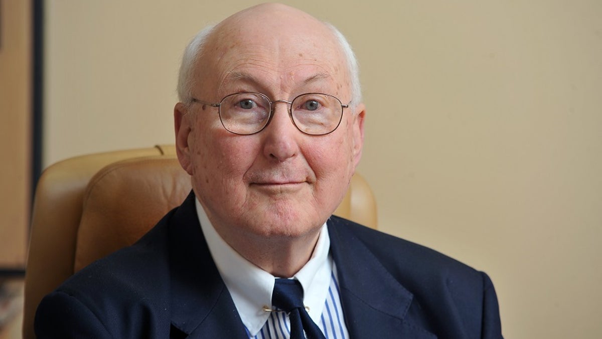 Eksekutif surat kabar Alabama mengaku memukuli setidaknya satu karyawan perempuan