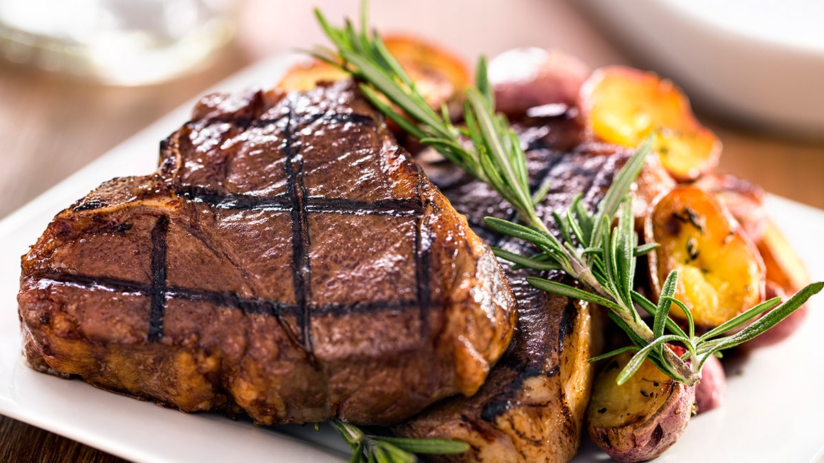 41b249ef-steak istock