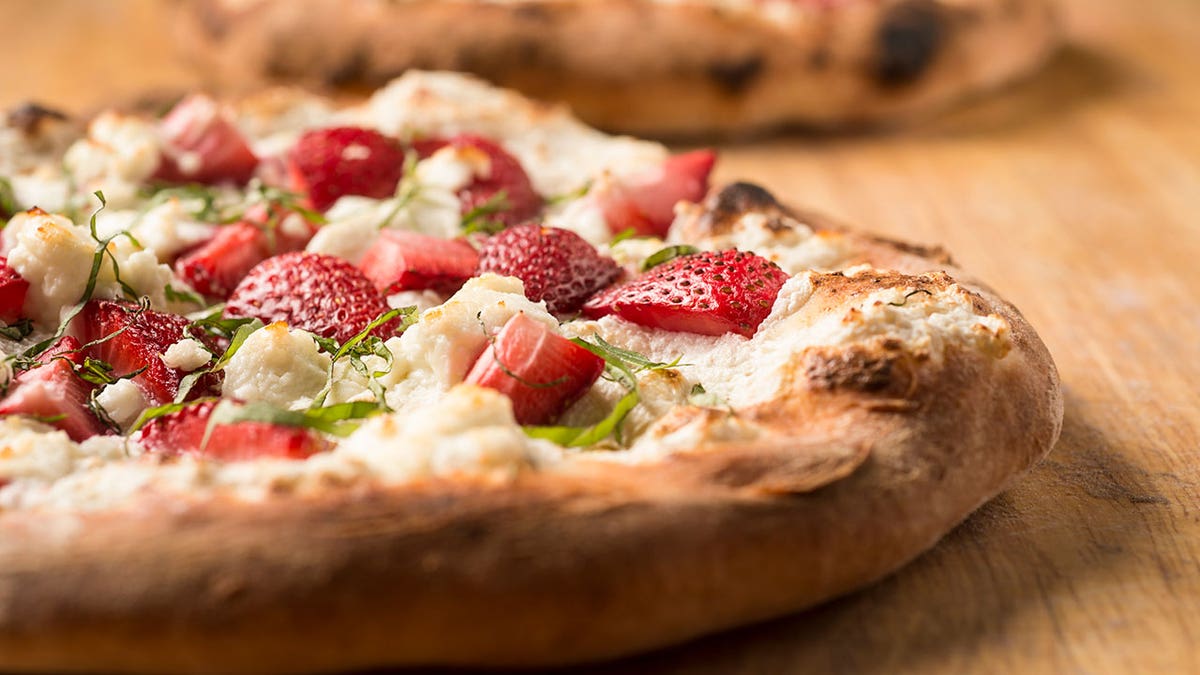 strawberry pizza istock