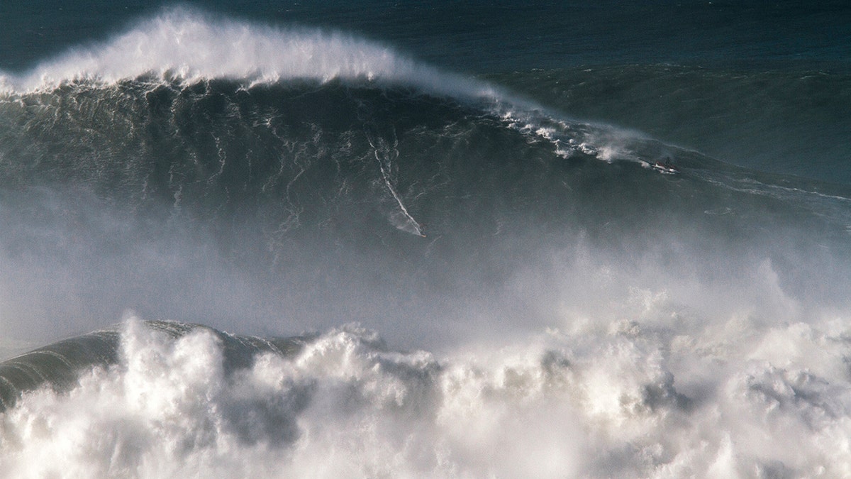 surf big wave 1