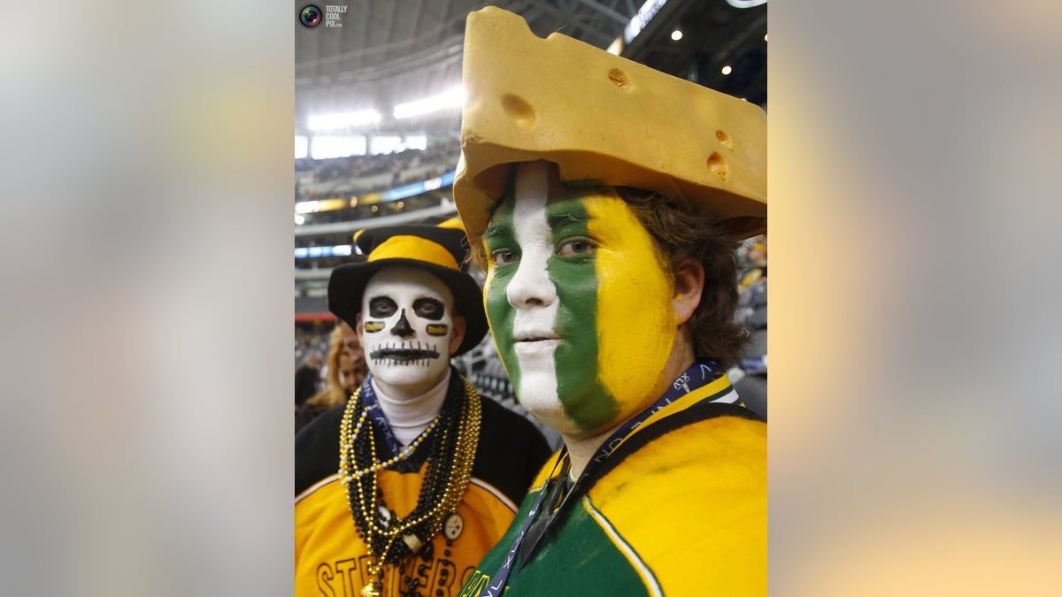 Fans in the Tundra Tailgate Zone