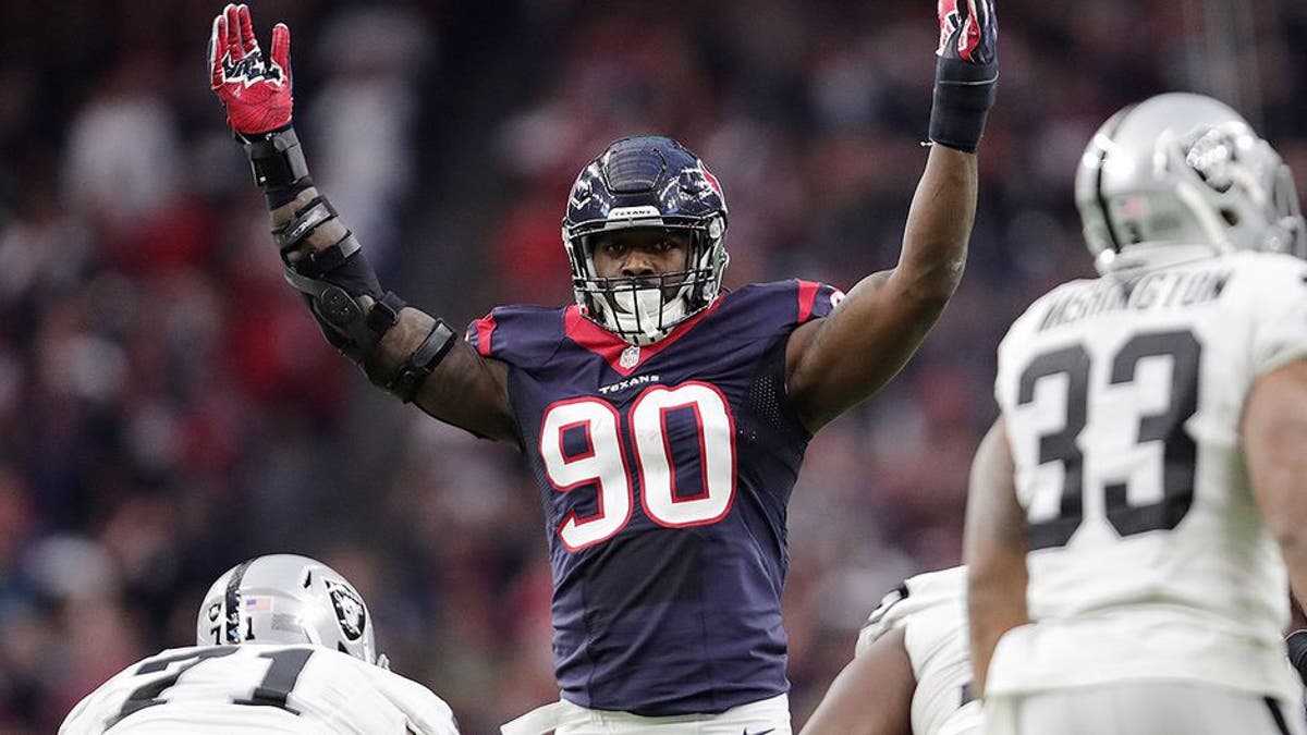 Texans send Jadeveon Clowney to Seattle for draft pick, two linebackers