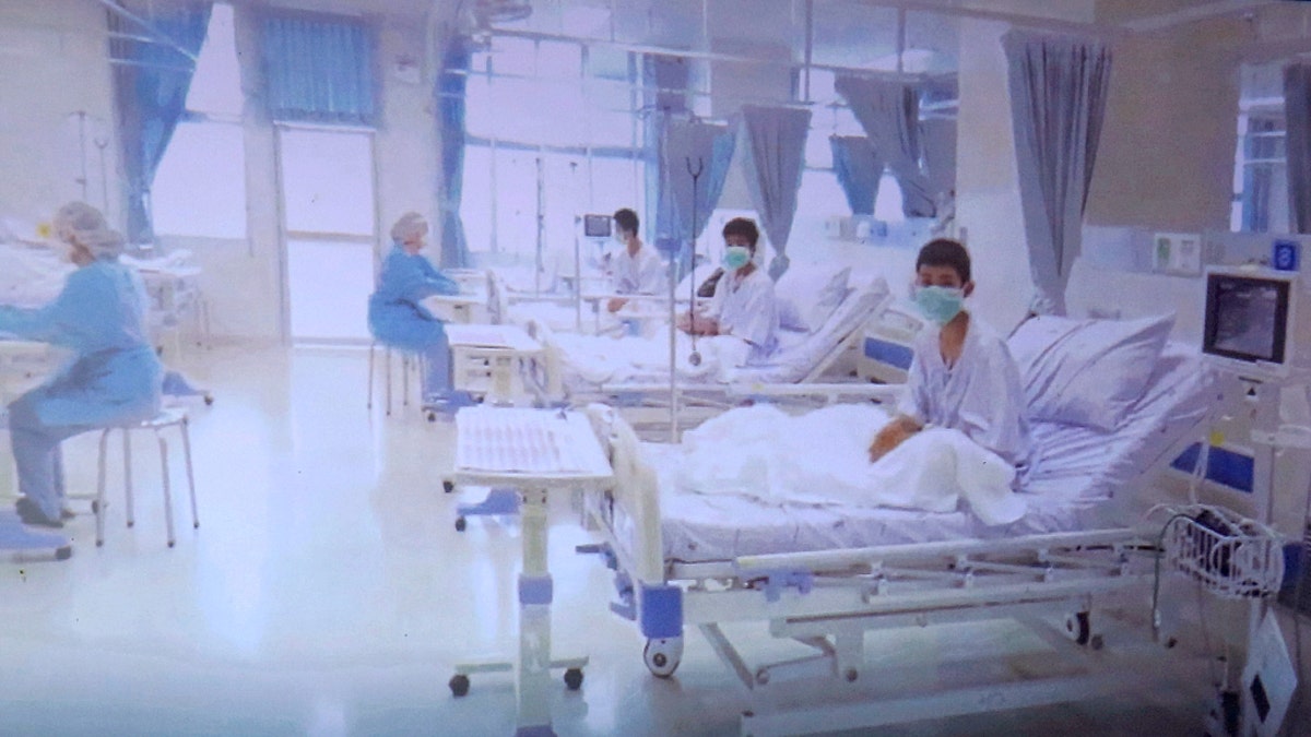 400344f7-thailand kids_hospital AP