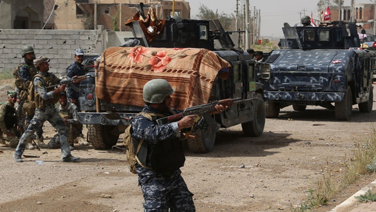 Pasukan Irak merebut sebagian besar Tikrit dari ISIS, kata PM