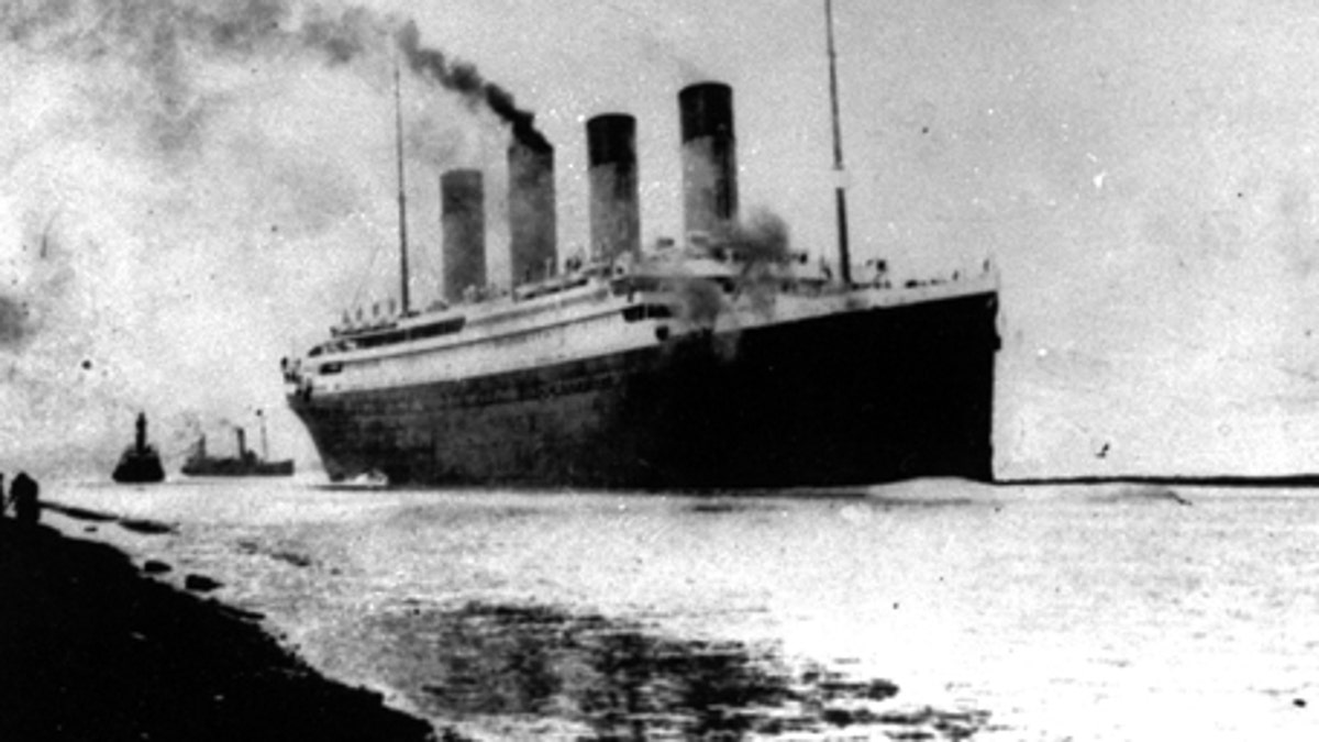 Titanic May Hold Passengers' Remains, Officials Say - The New York Times