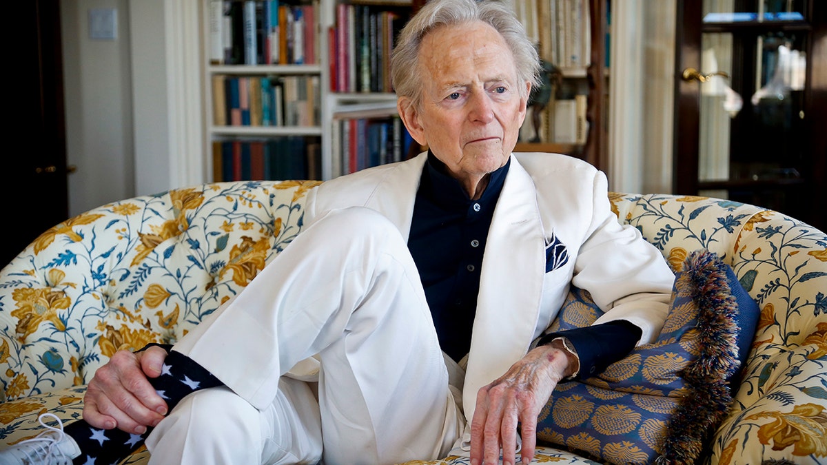 tom wolfe obit ap