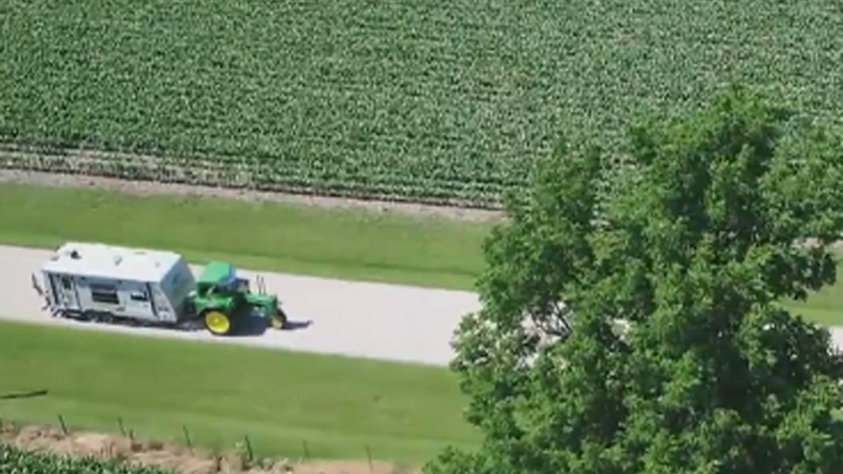 tractor Ivan Stoltzfus