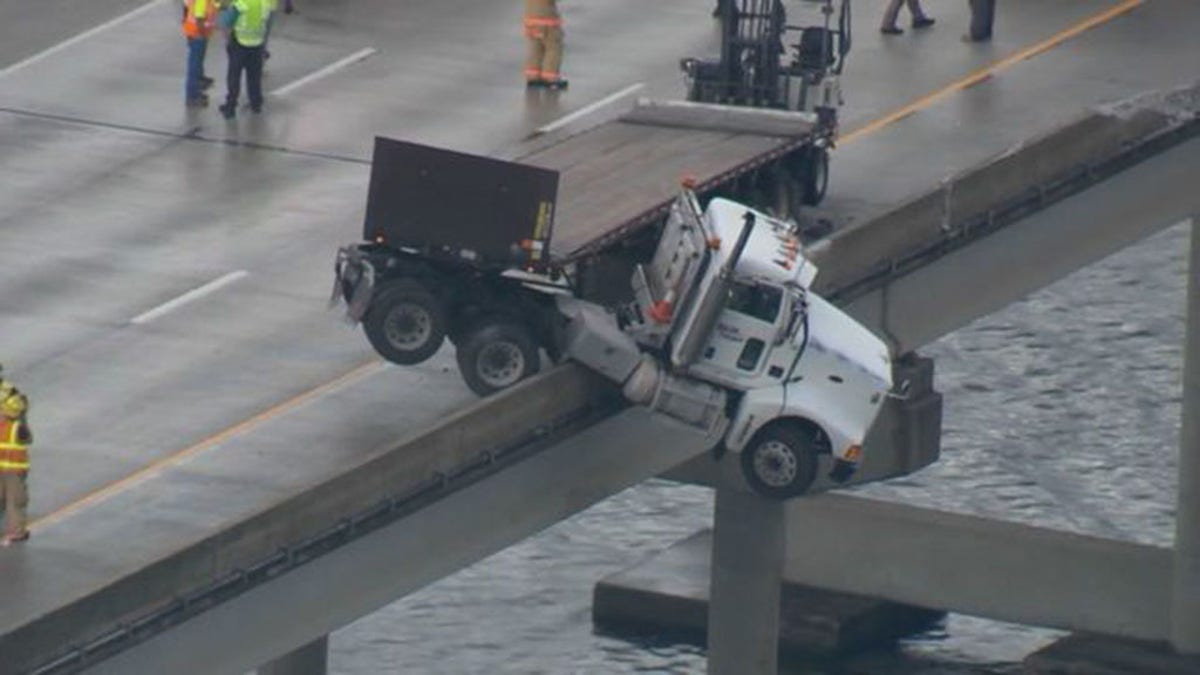 truck accident 2 fox13