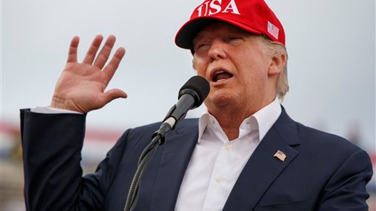 El presidente electo Donald Trump en un mitin en Mobile, Alabama el 17 de diciembre del 2016. (AP Photo/Evan Vucci, File)