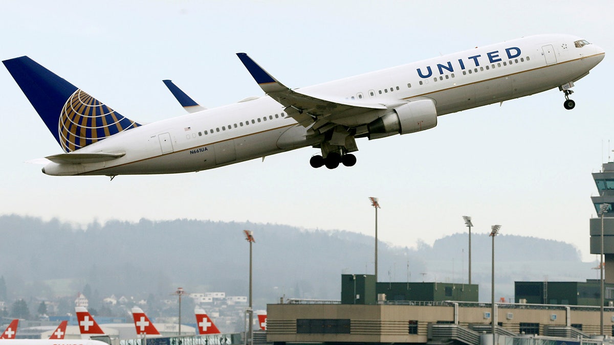 A United Airlines Boeing 767-322(ER) aircraft takes off from Zurich Airport January 9, 2018.   REUTERS/Arnd Wiegmann - RC1E21A01200