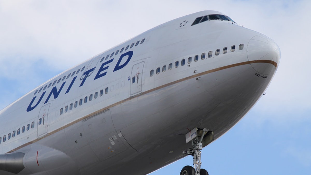 united airlines plane istock