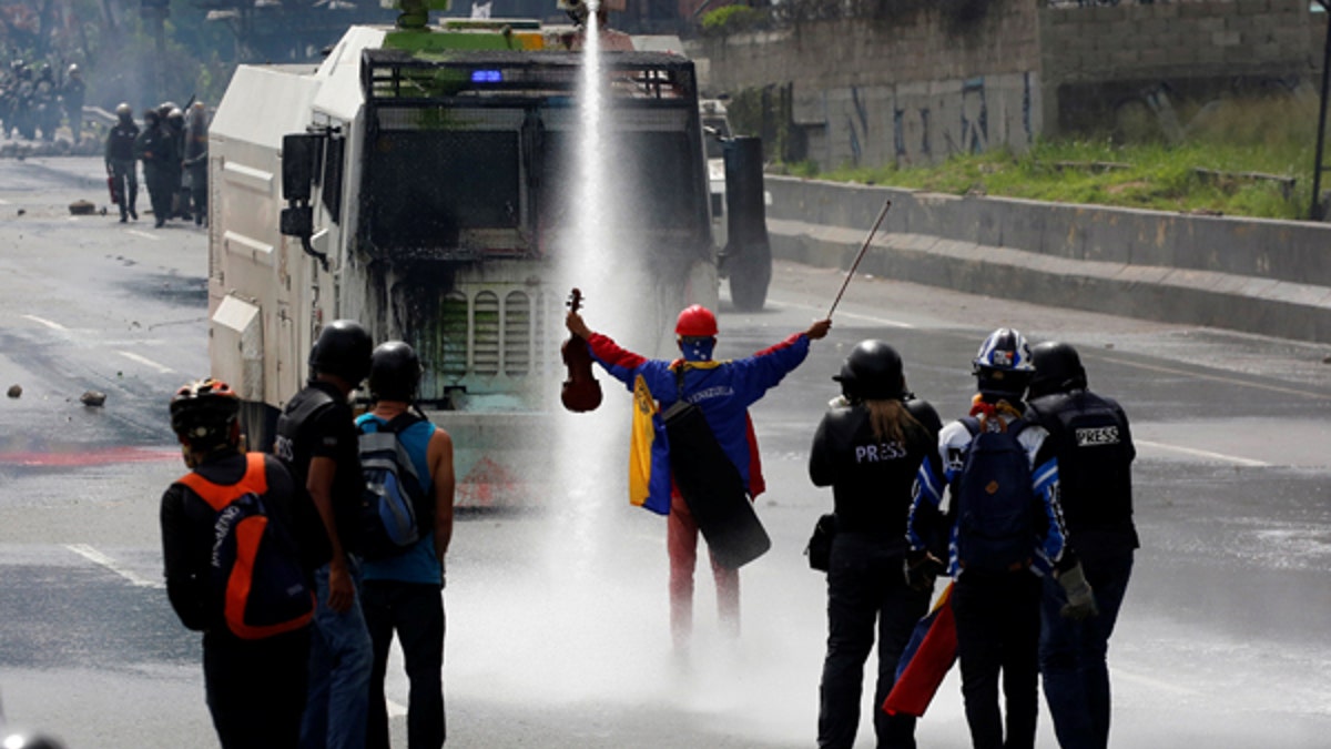 venezuela-inflation-dollar7