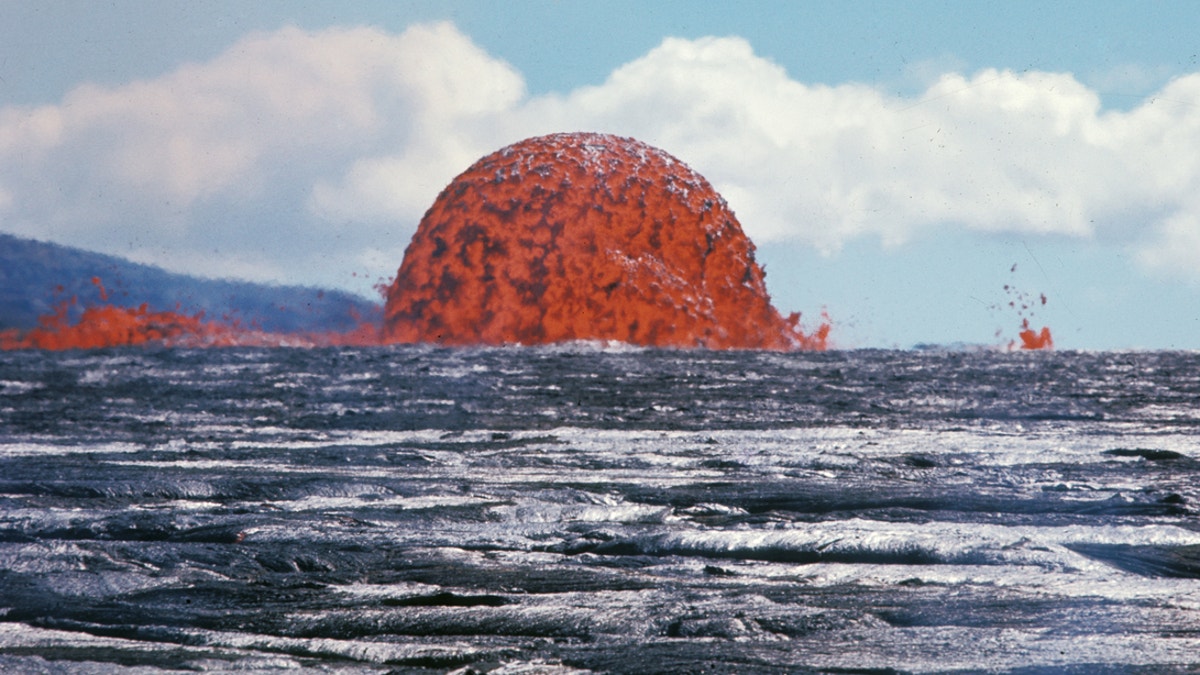 594de046-Volcano